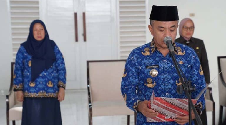 pelantikan pejabat pemkot palu