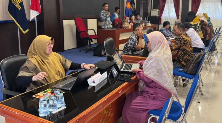 Suasana pelaksanaan pelaksanaan Program Patent One Stop Service (POSS) atau Layanan Paten Terpadu yang diinisiasi Direktorat Jenderal Kekayaan Intelektual (DJKI) bersama Kanwil Kemenkumham Sulteng yang digelar di Universitas Tadulako, Kamis (25/4/2024). (Foto: ist)