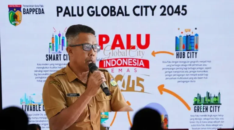 Kompilasi foto Kepala Bappeda Kota Palu, Arfan saat membuka Mesrenbang Kecamatan Ulujadi, Palu, Senin (19/2/2025). (Foto: Prokopim Setda Kota Palu/Iwan)