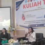 Akademisi UI, Dr Amanah Nurish (kanan) menyampaikan materinya pad aKulaih Tamu oleh FKPT bersama Fakultas Hukum Untad, di palu, Senin (26/5/2025). (Foto: FKPT Sulteng)