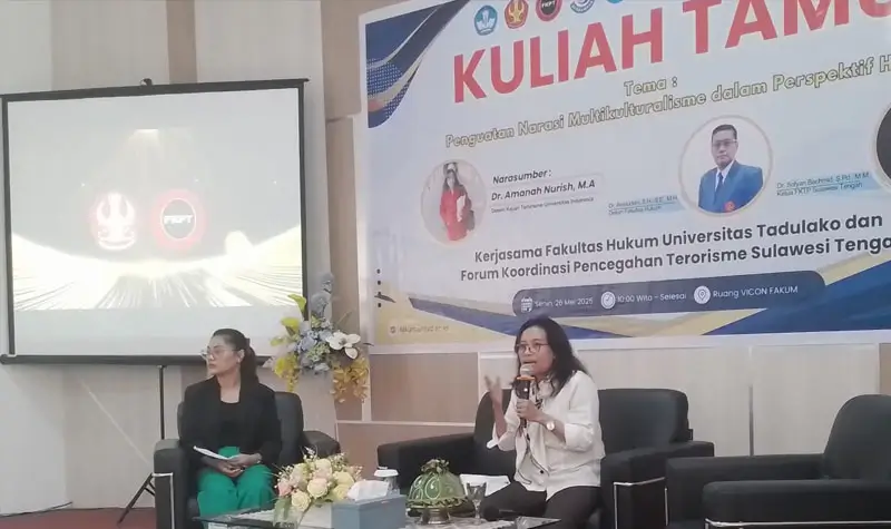 Akademisi UI, Dr Amanah Nurish (kanan) menyampaikan materinya pad aKulaih Tamu oleh FKPT bersama Fakultas Hukum Untad, di palu, Senin (26/5/2025). (Foto: FKPT Sulteng)