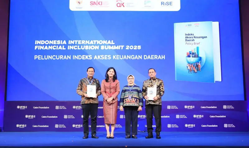 Peluncuran IKAD pada Indonesia International Financial Inclusion Summit (IFIS) 2025 di Jakarta, Selasa (6/5/2025). (Foto: OJK)