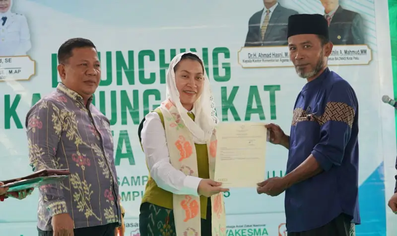 Wawali Imelda (tengah) pada lanunching Kampung Zakat di Watusampu, Palu, Kamis (15/5/2025). (Foto: Prokopim Setda Kota Palu/Iwan)