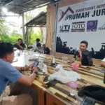 Rapat Pantiia Musda V IJTI Sulteng di sekretariat Roemah Jurnalis, Palu, Jumat (9/5/2025). (Foto: Marthen Kapong)
