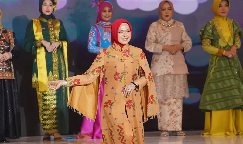 Ketua TP PKK Kota Palu, Diah Puspita pada Ladies Program Munas VII ASPeksi di Surabaya, Kamis *8/5/2025). (Foto: Prokopim Setda Kota Palu)