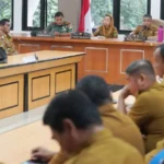 Wali Kota Palu, Hadianto Rasyid memimpin rakor keamanan di Ruang Bantraya Palu, Senin (19/5/2025). (Foto: Prokopim Setda Kota Palu/Iwan)