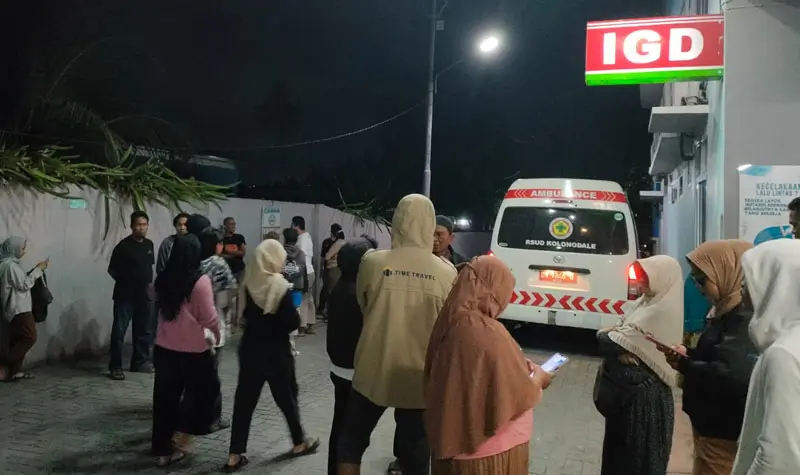 Suasana di IGD Rumah sakit tempat seorang buruh bangunan dirawat akibat penganiayaan ebrat. (Foto: Humas Polresta Palu)