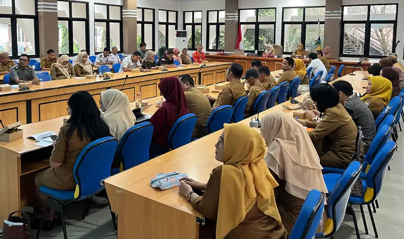 Rakor Persiapan Verifikasi Lapangan Hybrid (HVL) Evaluasi Kota Layak Anak (KLA) Tahun 2025 di Ruang Rapat Bantaya, Kantor Wali Kota Palu, Selasa (3/6/2025). (Foto: Prokopim Setda Kota Palu/Jufri)