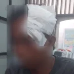 YP, terduga pencuri mendapat perawatan medis usai diamuk massa di Kabonea, Palu, Sabtu (7/6/2025). (Foto: Humas Polresta Palu)
