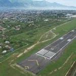 Runway Bandara Mutiara Sis Al-Jufri Palu dilihat dari atas setelah direhabiliasi. (Foto: HO-Dirjen Perhubungan Udara)